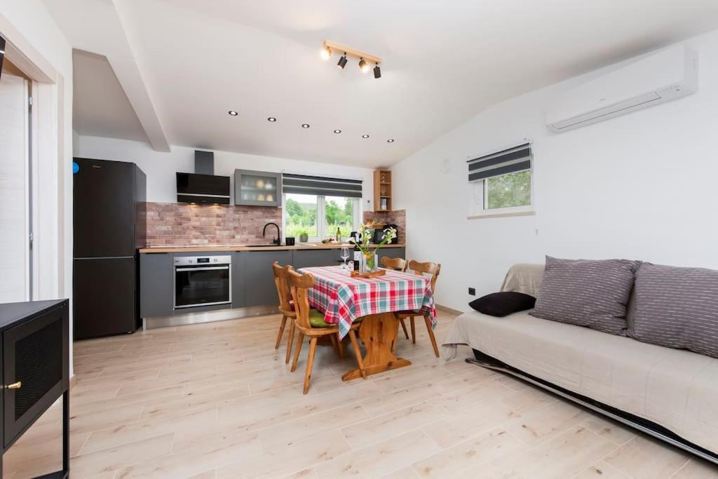 Kuca Za Odmor Toncas Villa Rovinj Exteriör bild